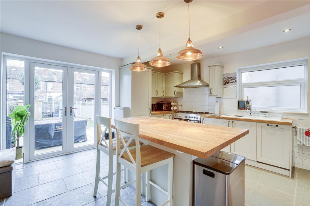 Henry Road, Beeston, NG9