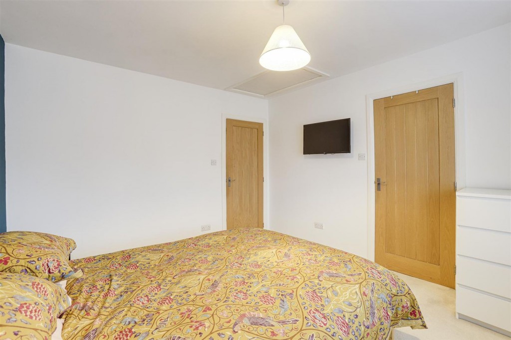 Henry Road, Beeston, NG9