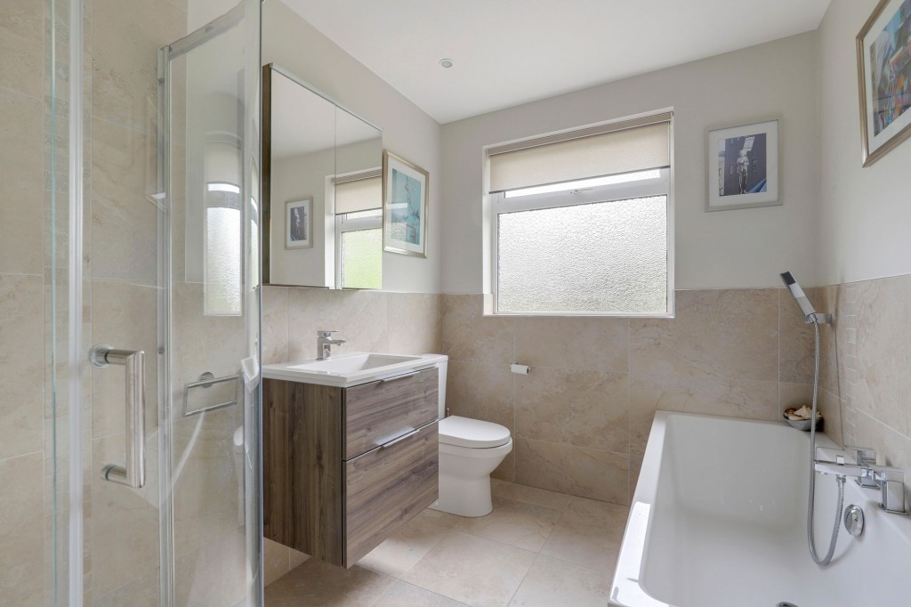 Lyndhurst Gardens, West Bridgford, NG2
