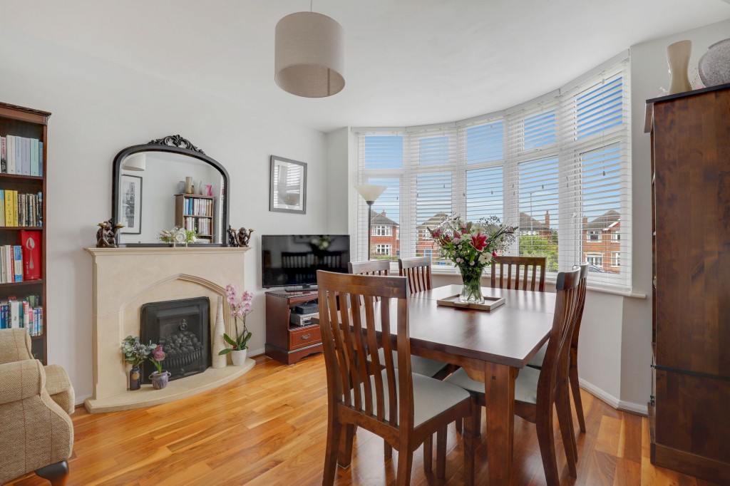 Lyndhurst Gardens, West Bridgford, NG2