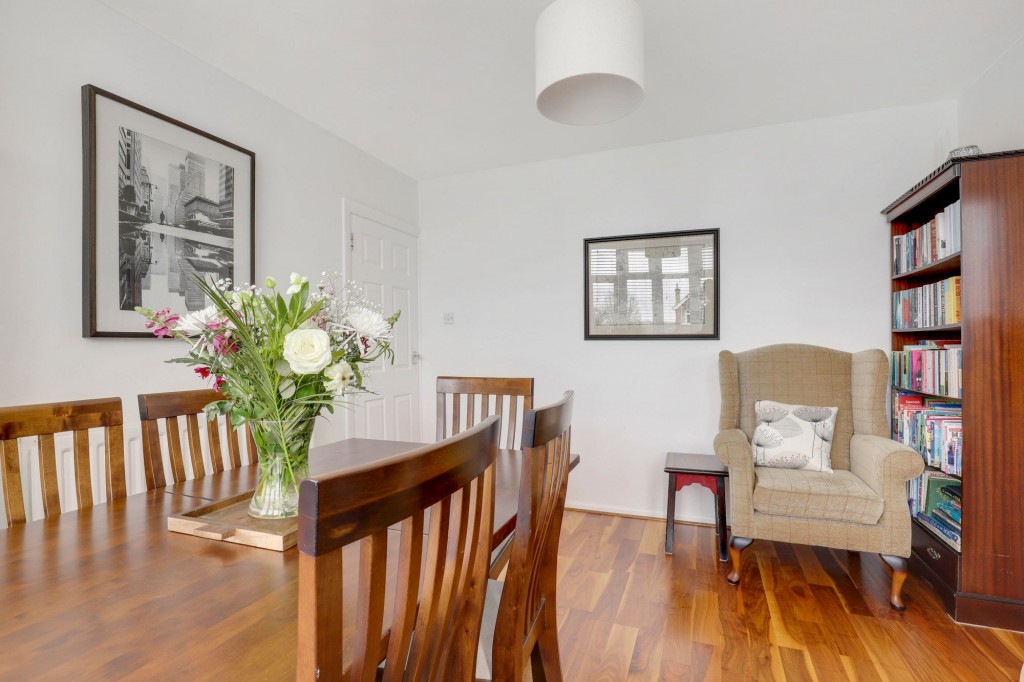Lyndhurst Gardens, West Bridgford, NG2