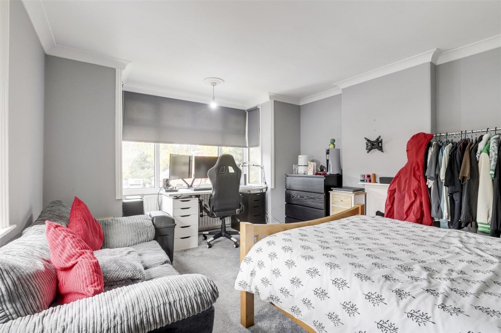 Meadow Road, Netherfield, NG4