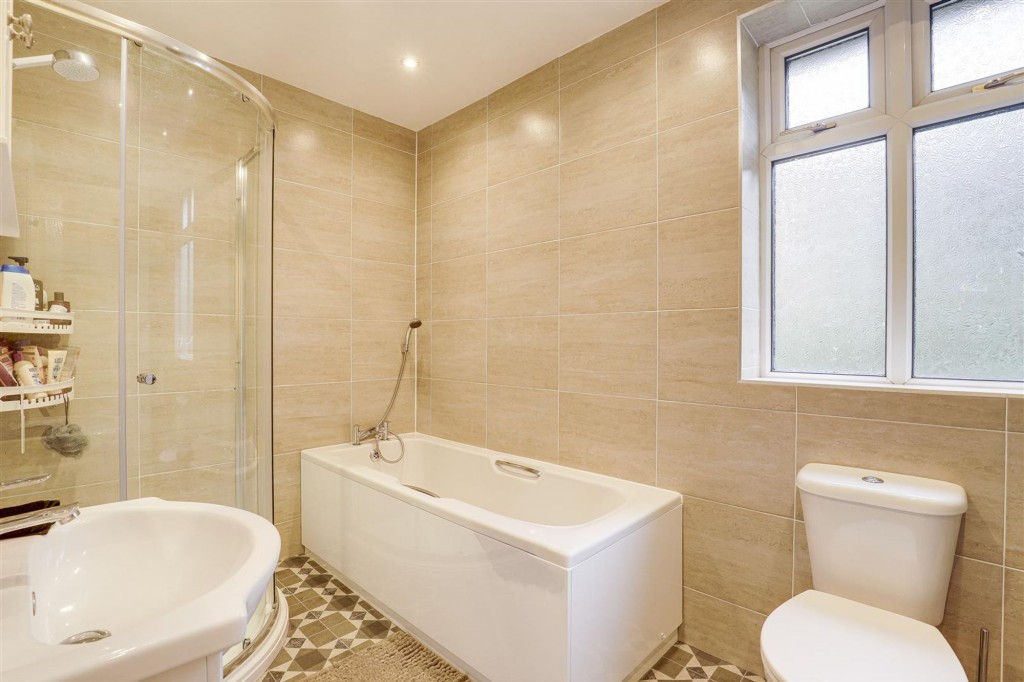 Meadow Road, Netherfield, NG4