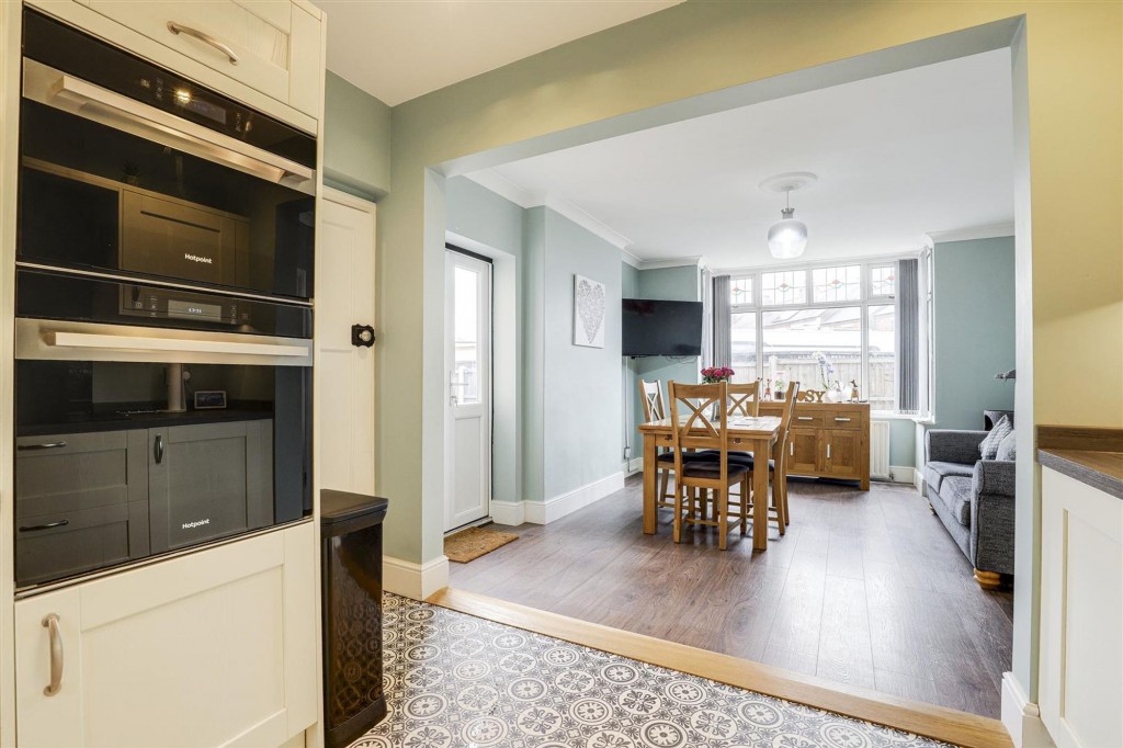 Meadow Road, Netherfield, NG4