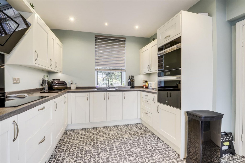 Meadow Road, Netherfield, NG4