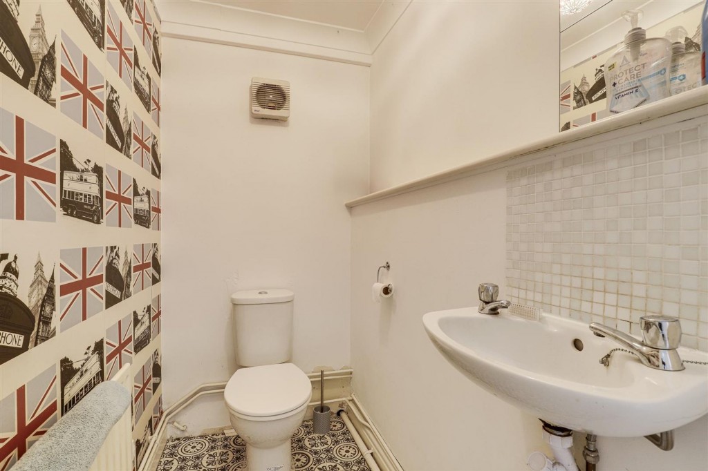 Meadow Road, Netherfield, NG4