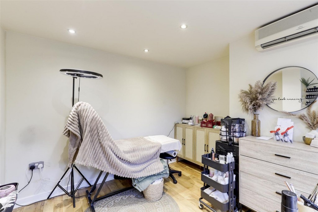 Nuthall Road, Nottingham, NG8