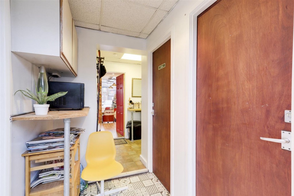 Nuthall Road, Nottingham, NG8