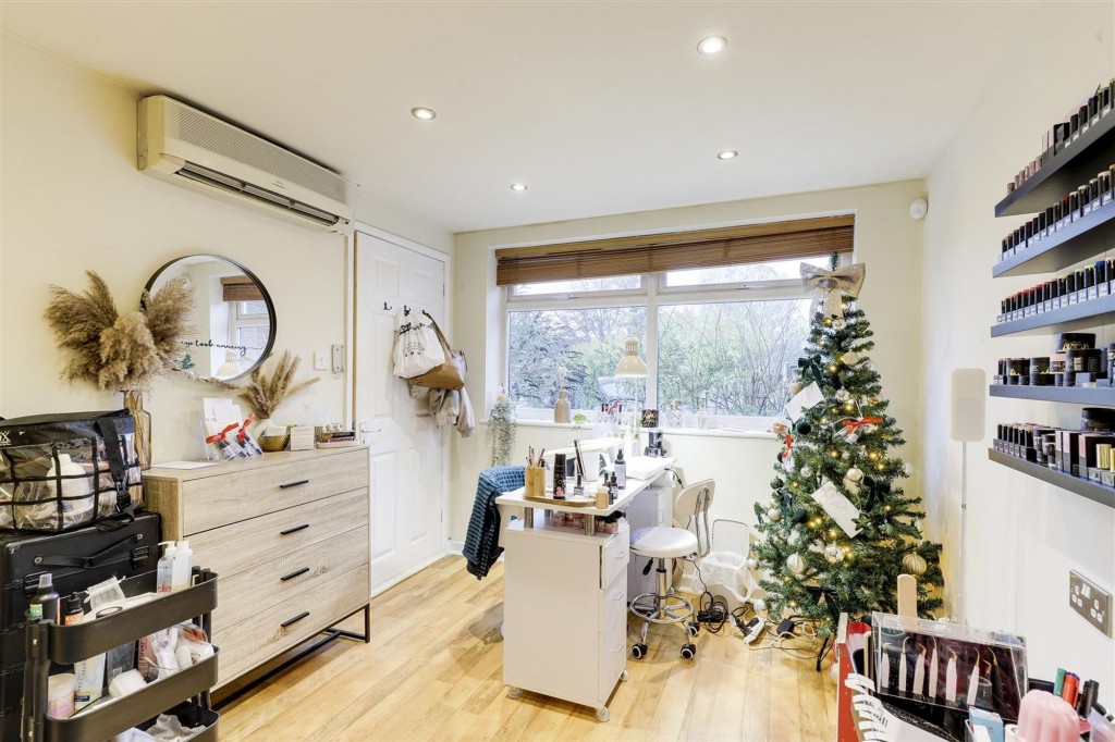 Nuthall Road, Nottingham, NG8