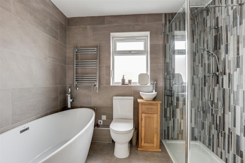 Longridge Road, Woodthorpe, NG5