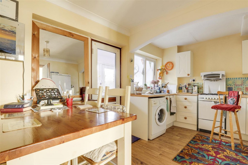 Third Avenue, Gedling, NG4