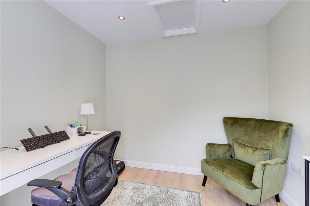 Antonia Drive, Hucknall, NG15