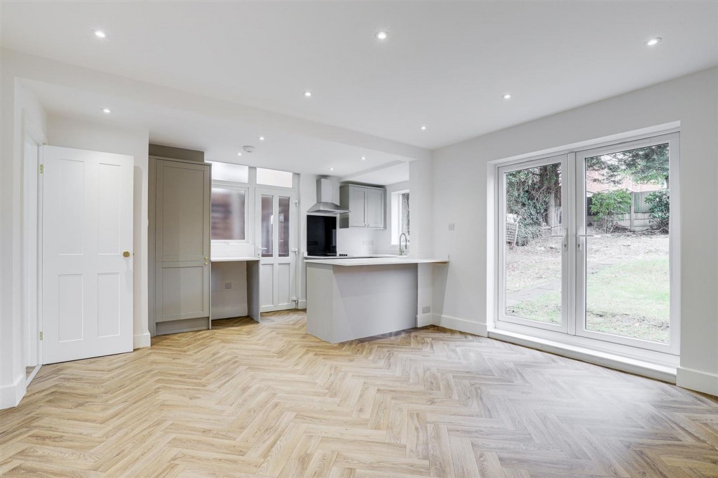 Nottingham Road, Nottingham, NG7