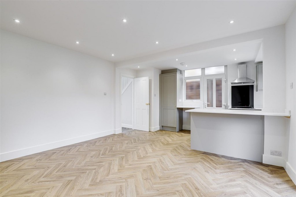 Nottingham Road, Nottingham, NG7