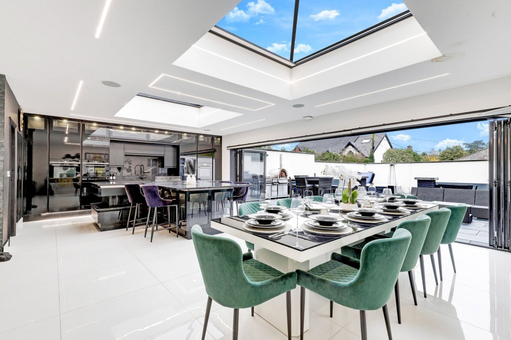 Derby Road, Bramcote, NG9