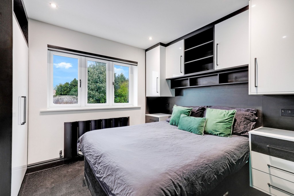 Derby Road, Bramcote, NG9