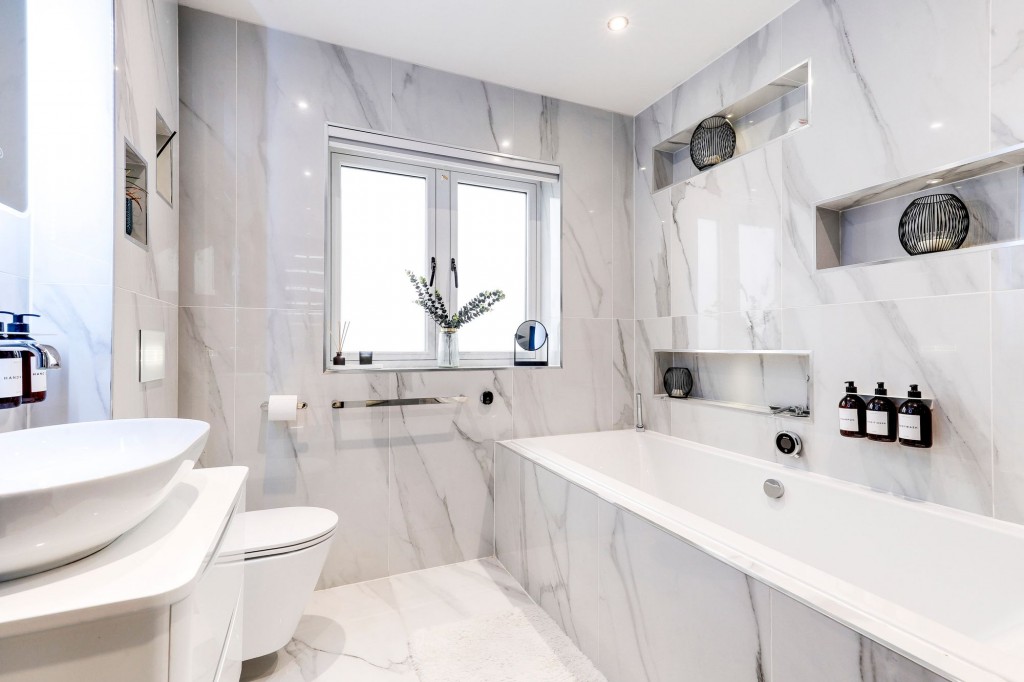 Derby Road, Bramcote, NG9