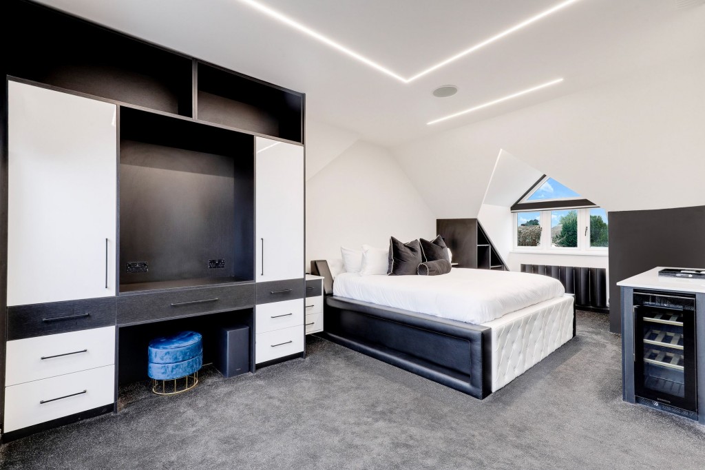 Derby Road, Bramcote, NG9