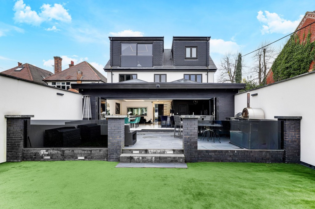 Derby Road, Bramcote, NG9