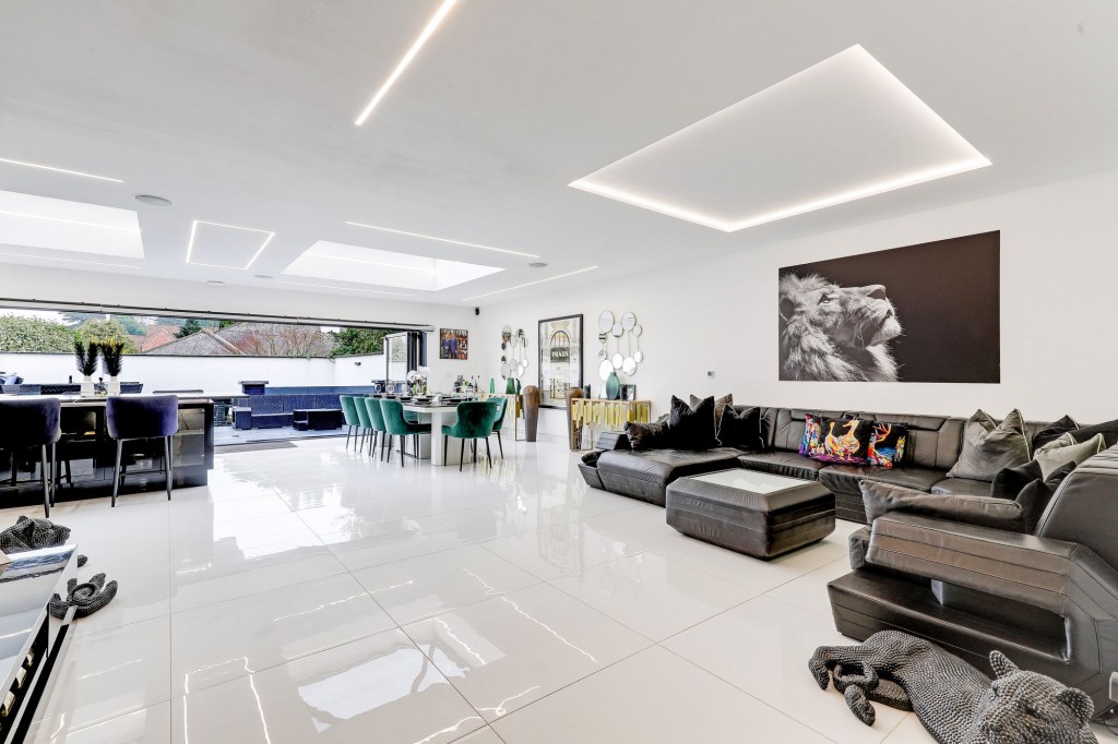 Derby Road, Bramcote, NG9