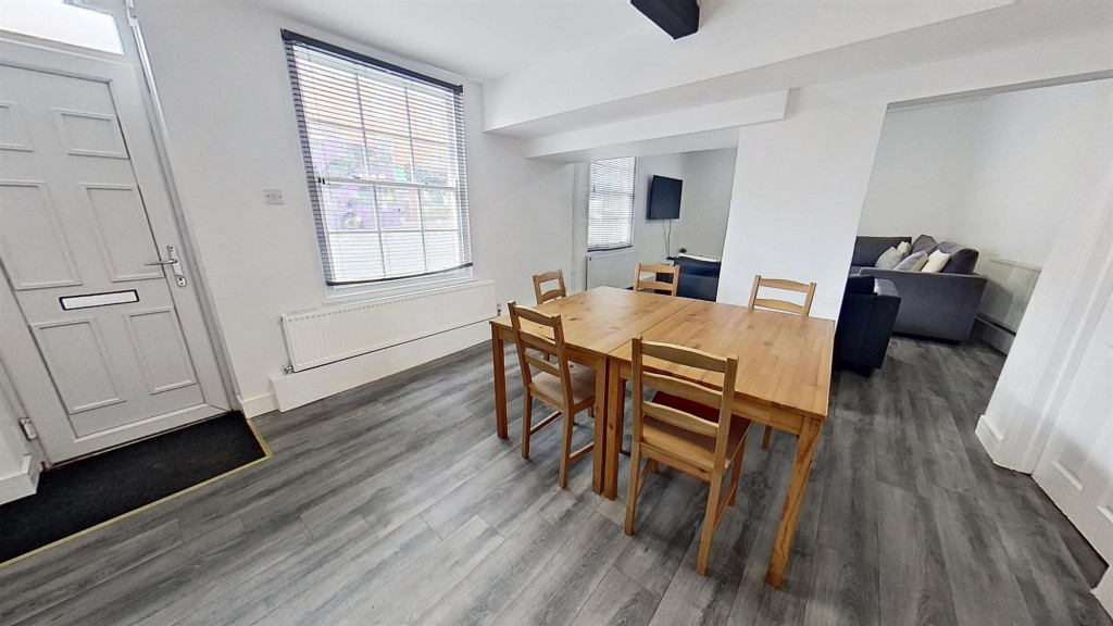 Mansfield Road, Nottingham, NG1
