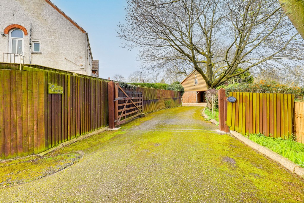 Radcliffe Road, West Bridgford, NG2