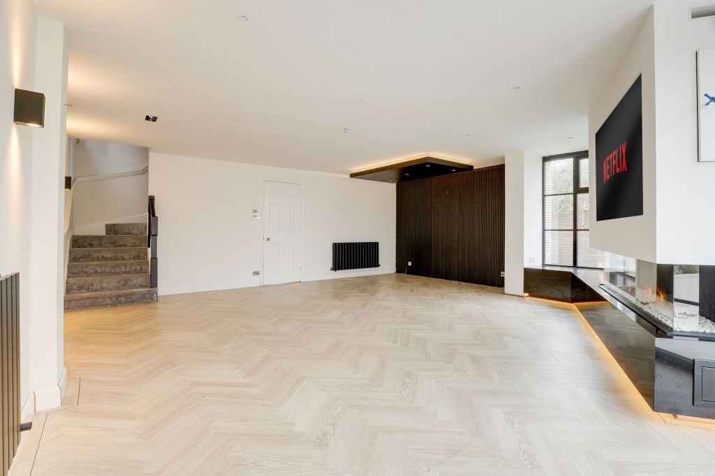 Court Gardens, West Bridgford, NG2