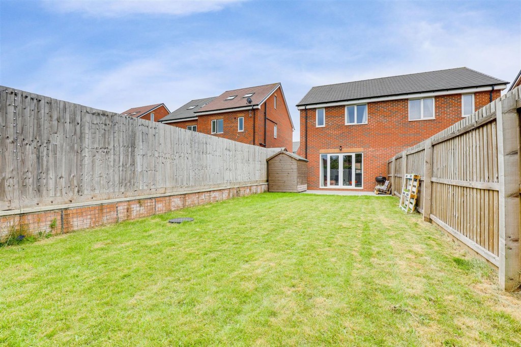 Hall Close, Nottingham, NG5