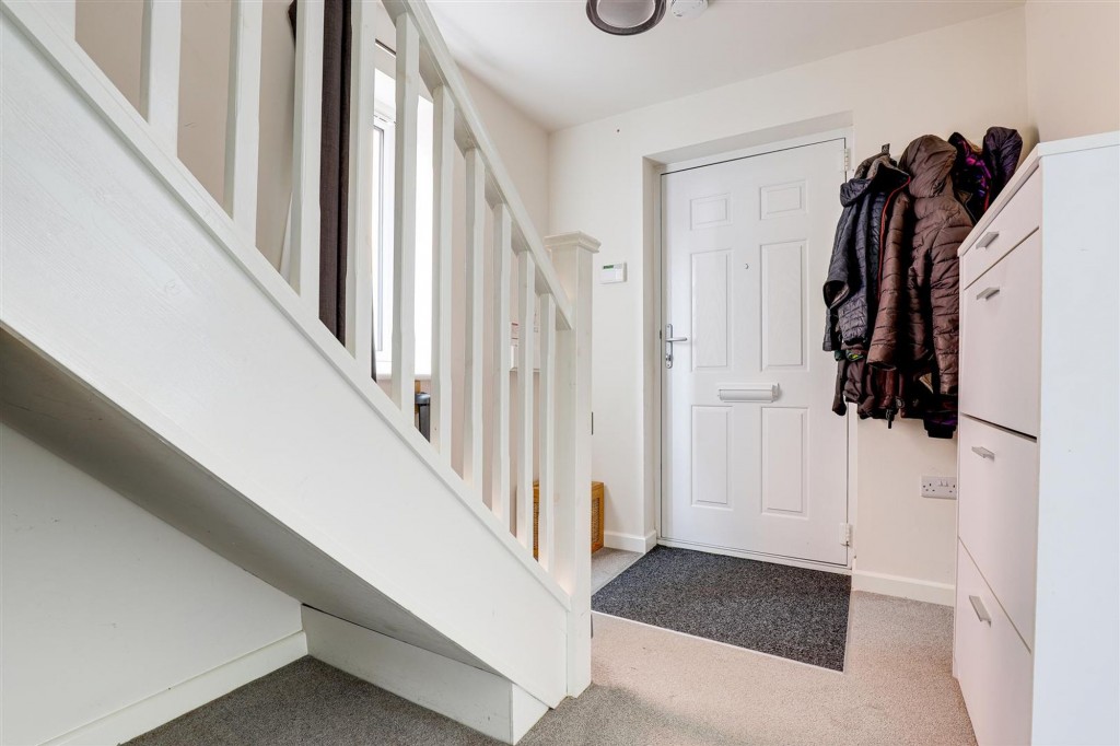 Hall Close, Nottingham, NG5