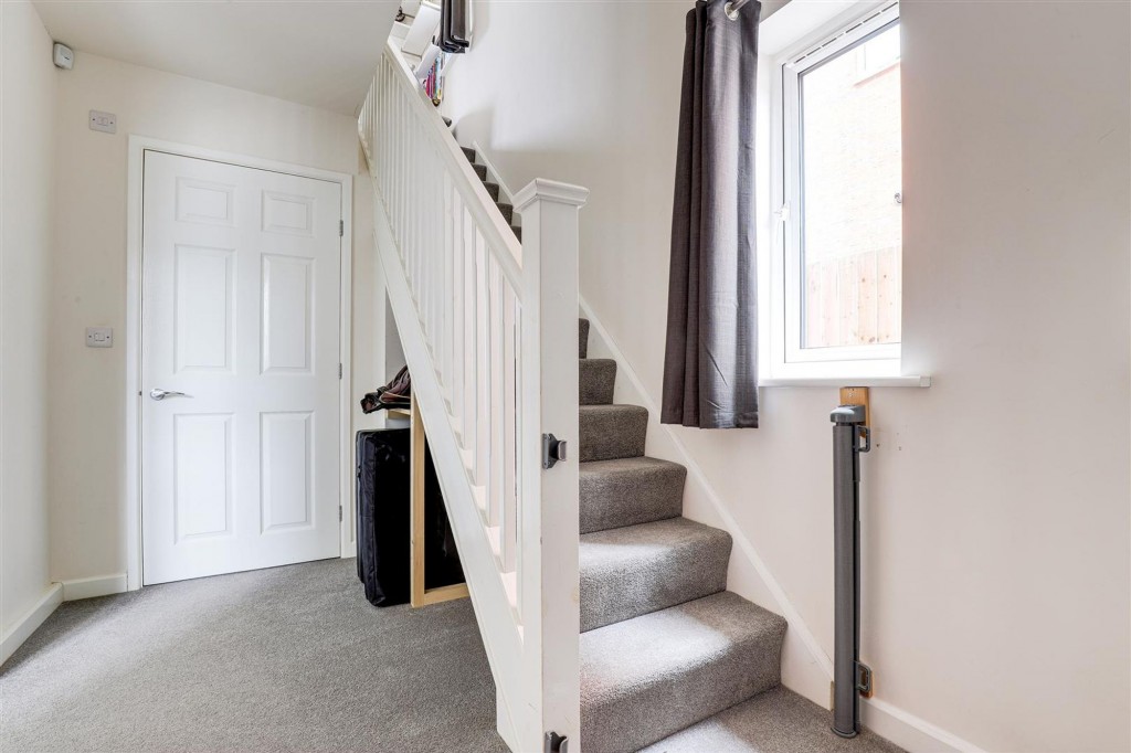 Hall Close, Nottingham, NG5