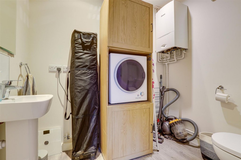 Hall Close, Nottingham, NG5