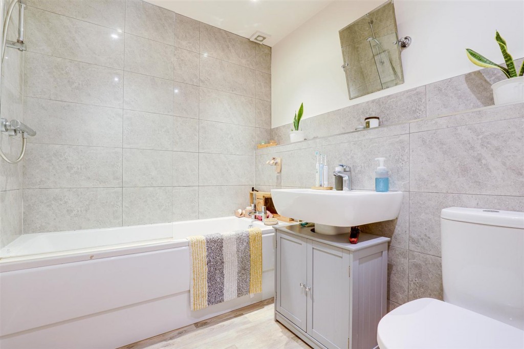 Hall Close, Nottingham, NG5