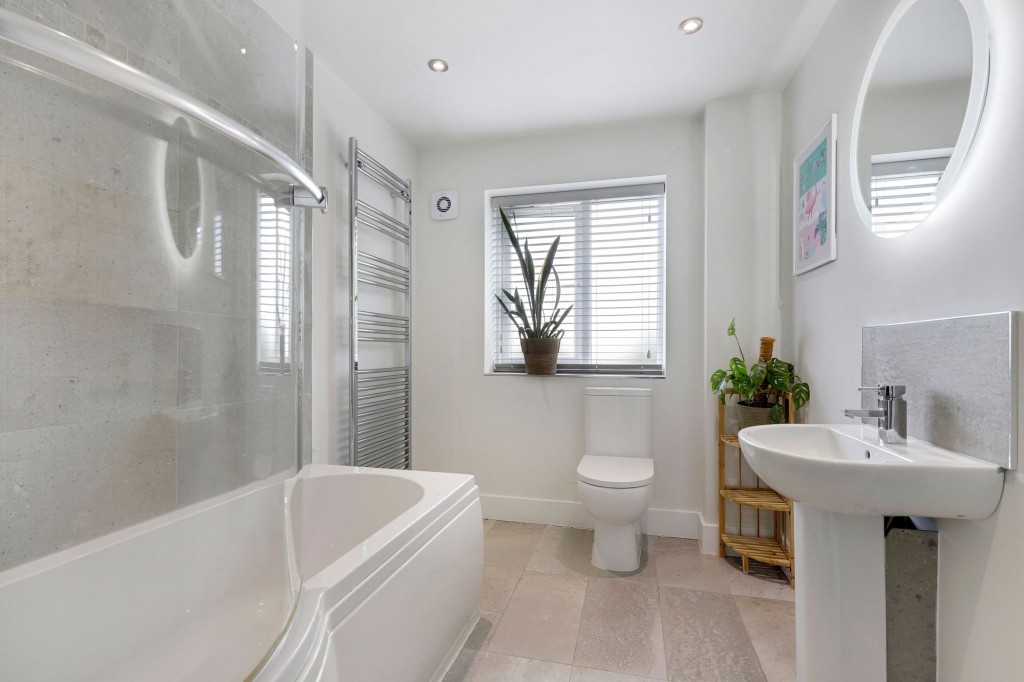 Carnarvon Grove, Gedling, NG4