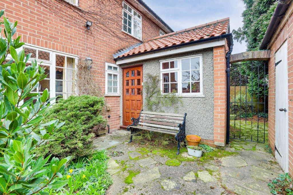 Main Street, Caythorpe, NG14