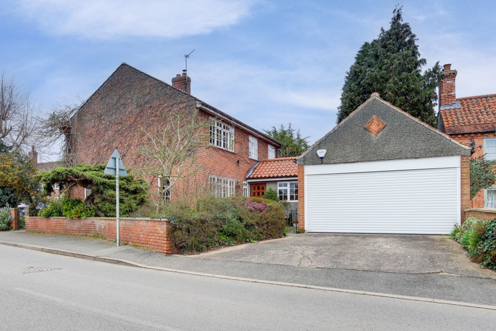 Main Street, Caythorpe, NG14