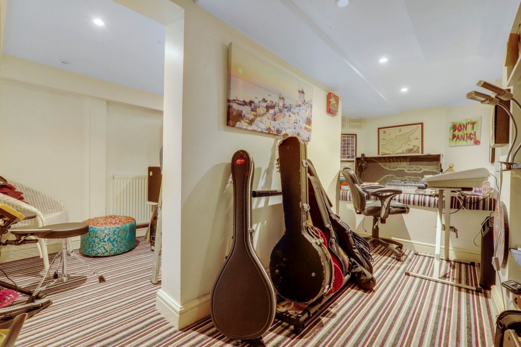 Wesley Grove, Nottingham, NG5