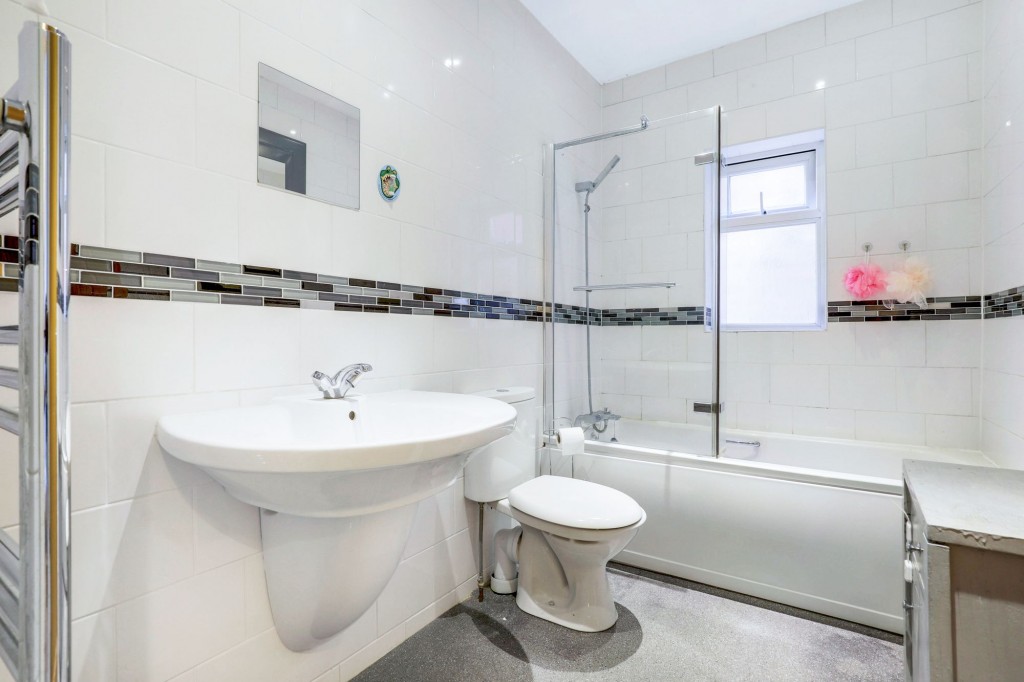 Second Avenue, Carlton, NG4