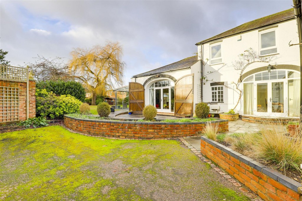 Village Road, Clifton Village, NG11