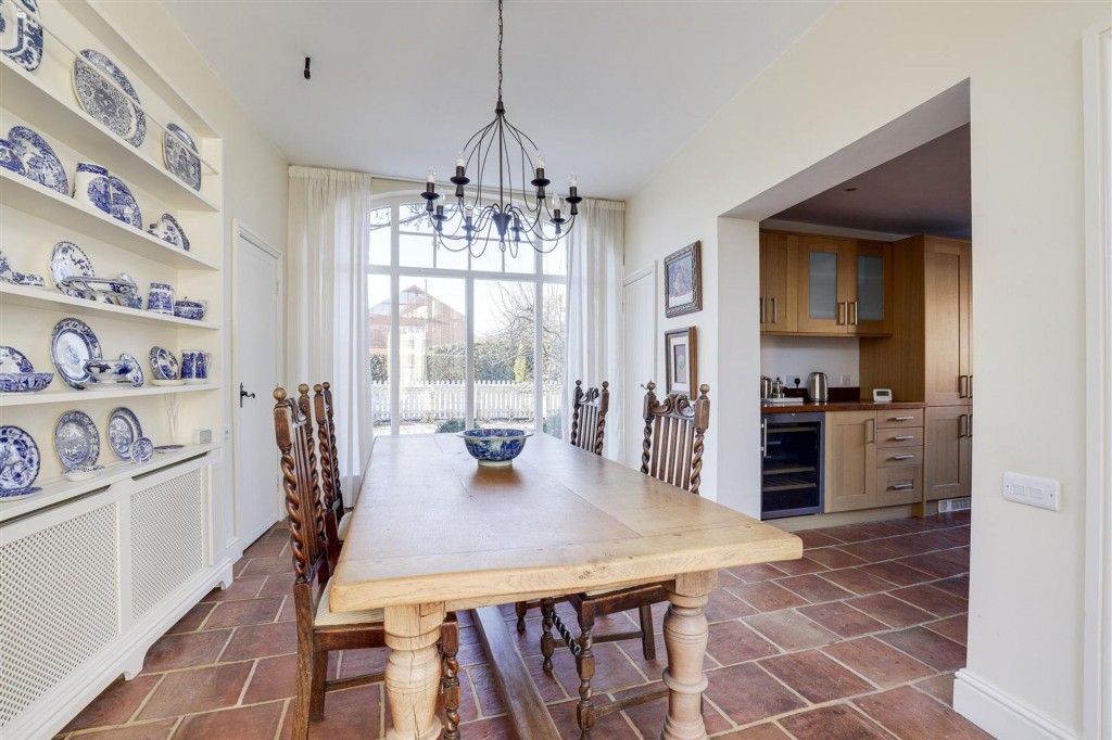 Village Road, Clifton Village, NG11