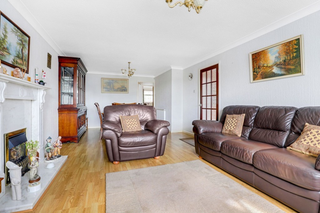 Kestrel Close, Carlton, NG4