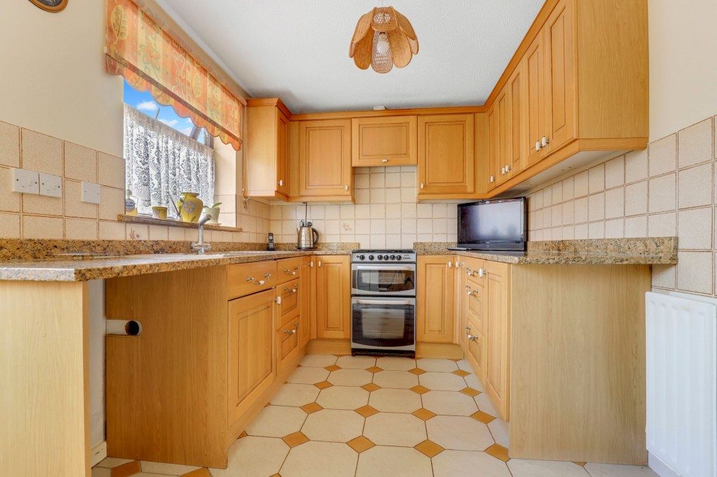 Kestrel Close, Carlton, NG4