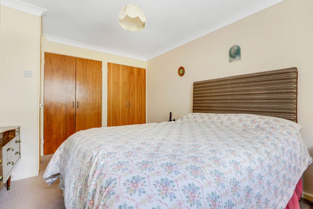 Kestrel Close, Carlton, NG4