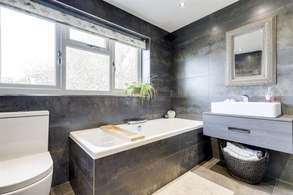 Walsingham Road, Woodthorpe, NG5