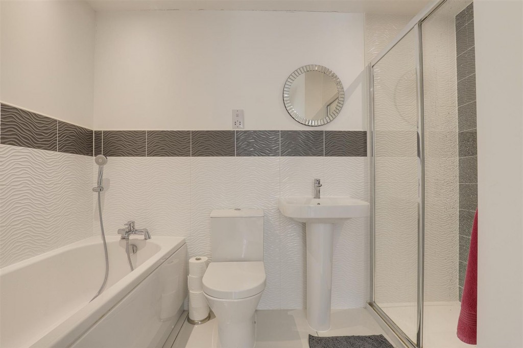 Ashington Drive, Arnold, NG5