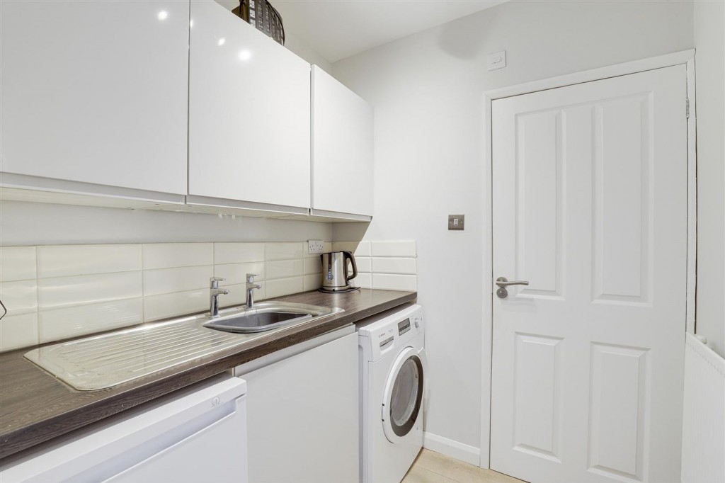 St. Marys Close, Attenborough, NG9