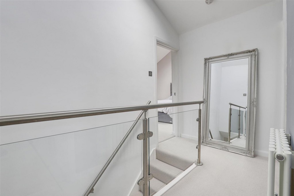 St. Marys Close, Attenborough, NG9