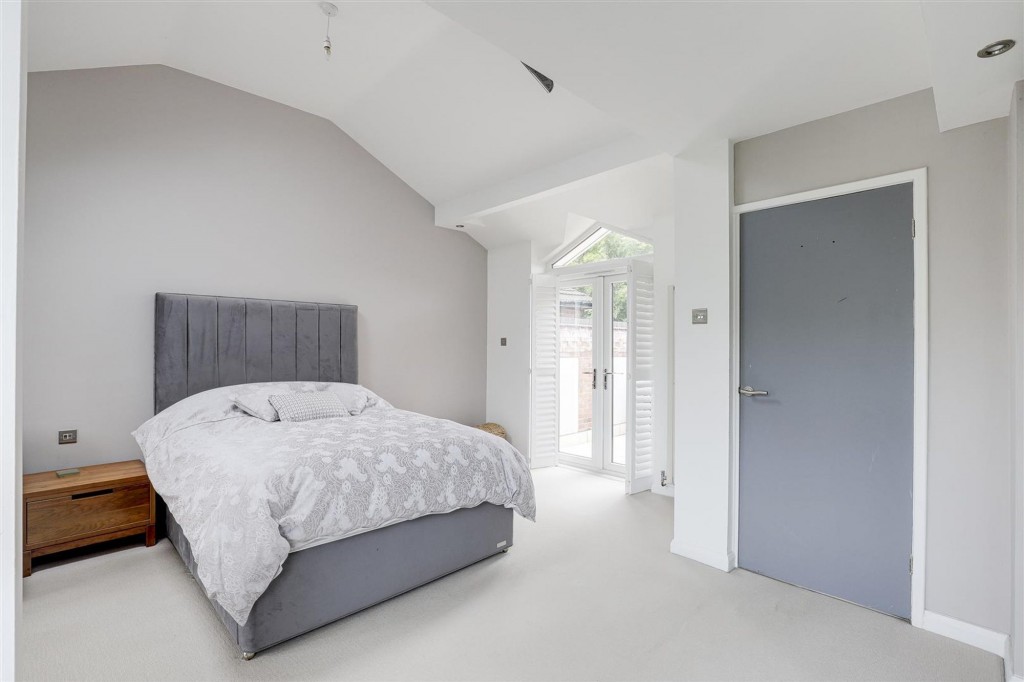 St. Marys Close, Attenborough, NG9