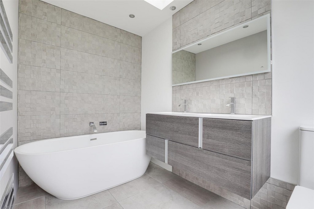 St. Marys Close, Attenborough, NG9