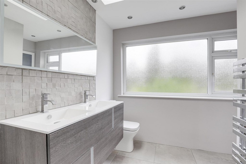 St. Marys Close, Attenborough, NG9