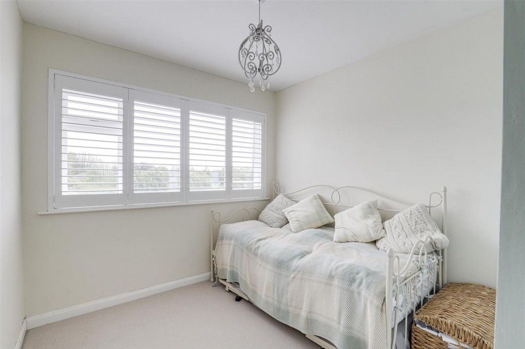 St. Marys Close, Attenborough, NG9